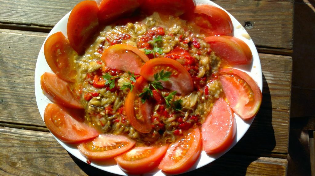 Ensalada de pimientos y berenjena asados