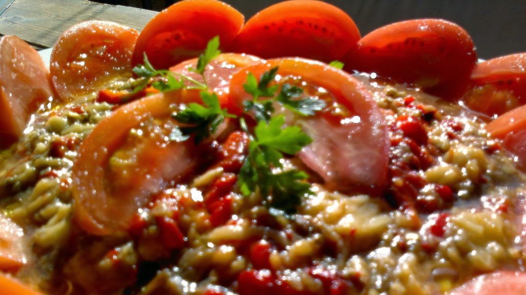 Tomate con pimiento y berenjena asados