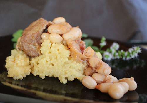 cordero con alubias y cous cous con menta