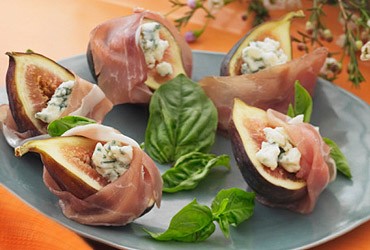 Higos con jamón serrano y queso azul