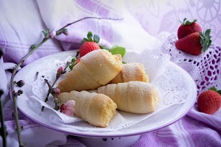 Conos rellenos de crema pastelera